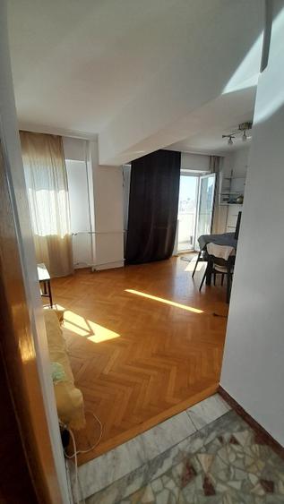 Apartament spațios cu 3 camere / 1980 / cartierul Piața Română / Dacia