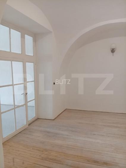 Imobil cu arhitectură aparte, 75mp, Centru - 4