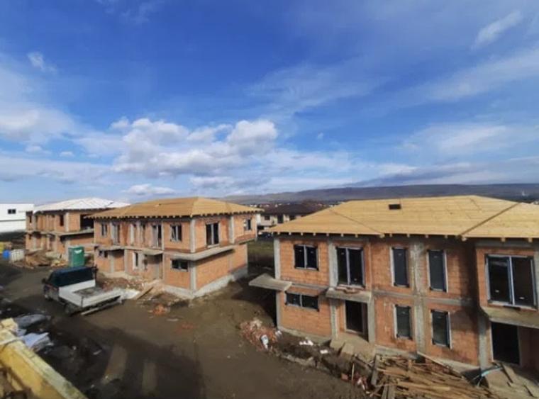 Duplex deosebit ,ansamblu privat, 108mp utili, teren 200mp,Floresti