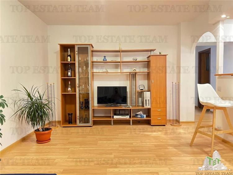 Pret redus! Vanzare urgenta apartament cu 3 camere bloc din anul 2000 cu locuri