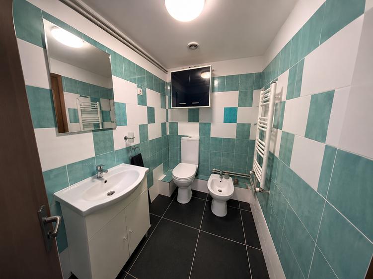 Apartament 3 camere, 60 mp utili, mobilat - central