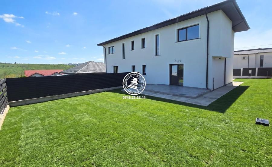 Vila duplex de vanzare in Rediu