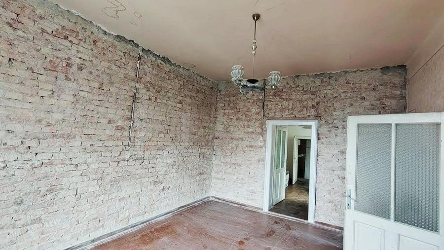 Casa cu potential comercial - 130 mp, teren 274 mp - Dâmbul Rotund