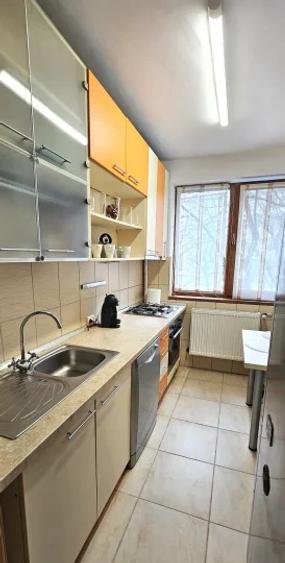 Închiriere Apartament 3 camere în Grivita, SEMIDECOMANDAT, 2 BAI, BOILER