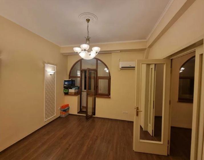 Unirii,COPOSU Metrou,et.5/7,DECOMANDAT,Amenajat,2 balcoane,boxa,parcare,Liber!