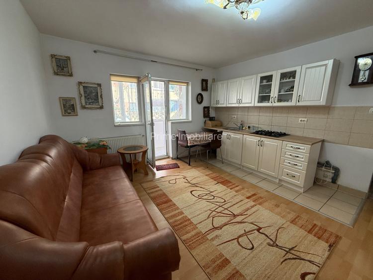Apartament cu 3 camere de vanzare  in zona CETATE |  57 mp utili | Etaj - Parter - 5