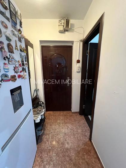 Apartament 2 camere Craiovita Noua, parter inalt cu balcon, centrala termica - 5