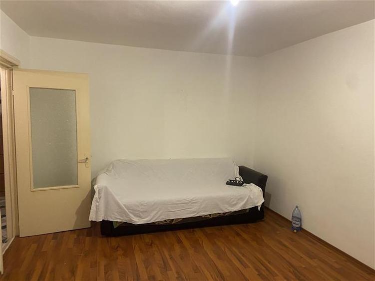 Apartament 2 camere , strada Bucegi - Policlinica nr 2 , 56 mp , balcon si logie
