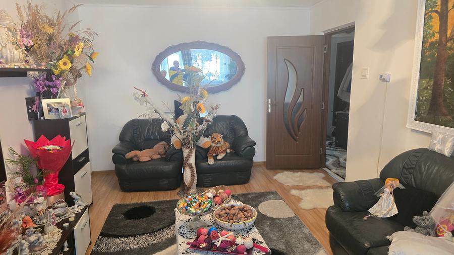 Vand apartament cu 3 camere decomandat in Deva str. Bejan, 2 bai, 2 balcoane
