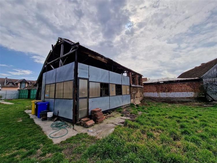 RECO Casa de demolat cu teren mare in Bors