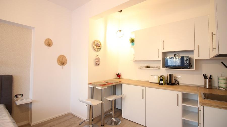 Piata Universitatii – 2 camere, 2 bai, mobilate modern, etaj 1/8, ideale Airbnb