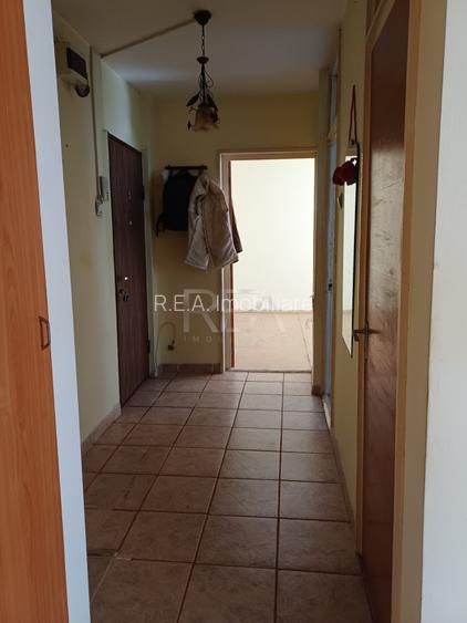2 camere, 5/8, 52 mp, bloc 1985- Crangasi-Str. 9 Mai - 6