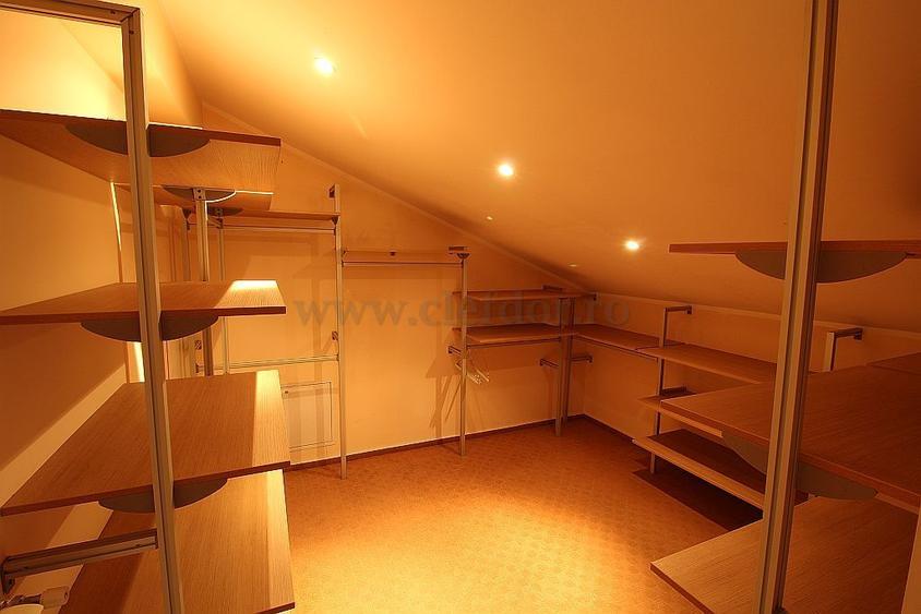 Vila de lux cu acces la piscina de inchiriat