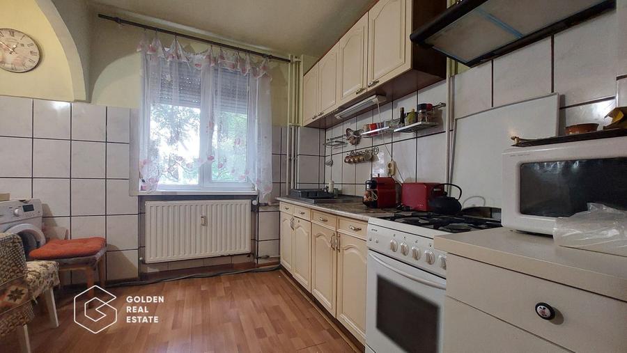 Apartament 3 camere, parter, zona centrala, strada Miron Costin