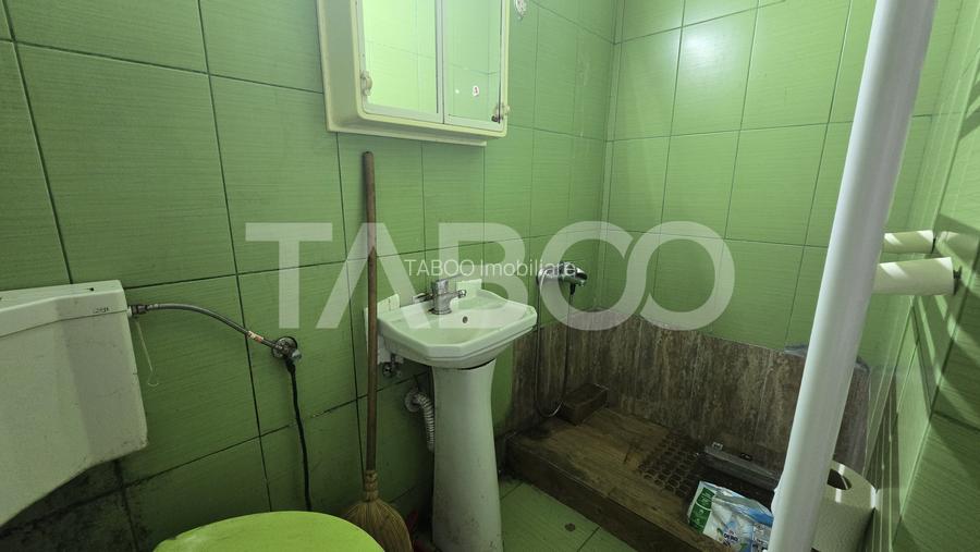 De vanzare -  Garsoniera 26 mpu de renovat in Terezian Sibiu - 3