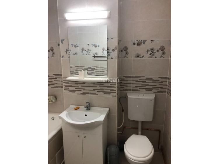Inchiriez apartament 3 camere - 5