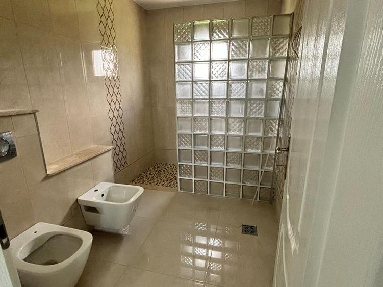 Casă 4 camere, loc. Darmanesti
