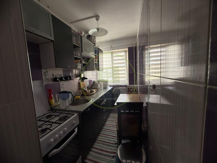 Apartament 2 camere, 40,7mp, semidecomandat, cartier Craiovita, zona Statia 30