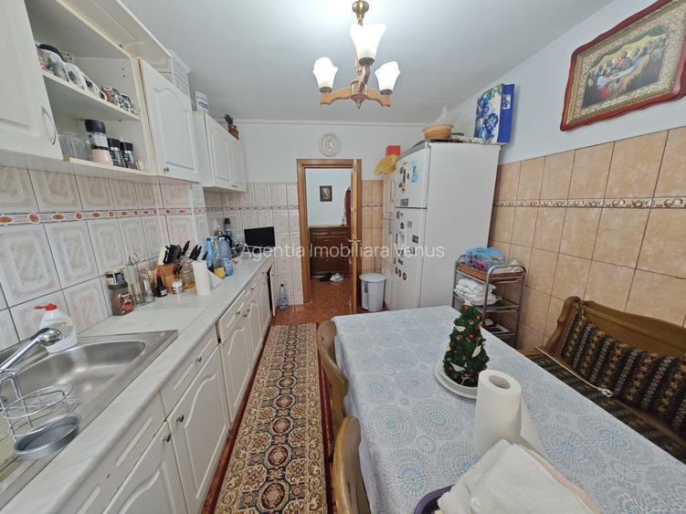 Apartament 4 camere zona Liceului Eminescu - 4