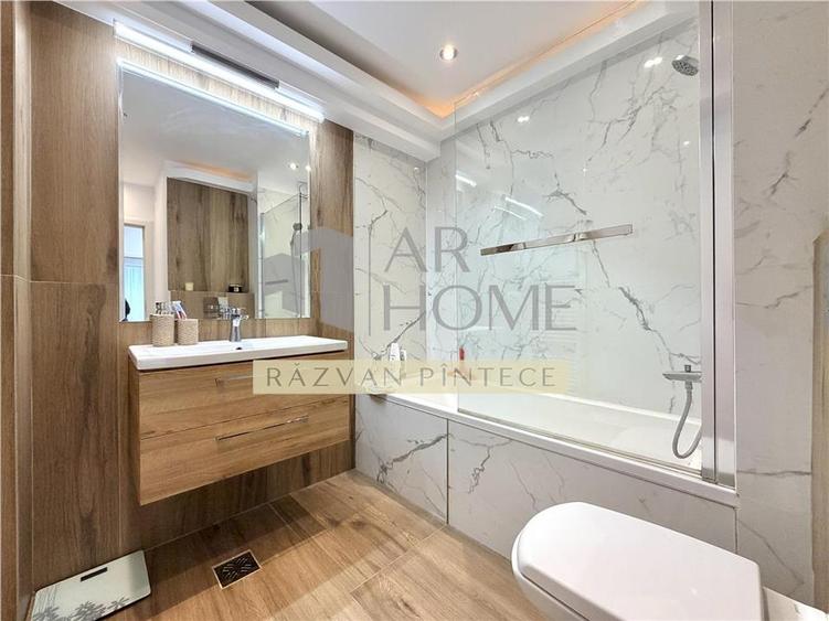 Apartament 3 camere 100 mp, de lux, ultracentral Ploiesti