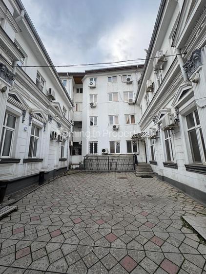 Casă Multifuncțională de Vânzare – 21 Camere, 850 mp - 3