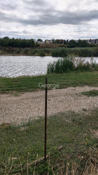 Teren lotizat de constructii cu deschidere la lac  - 3