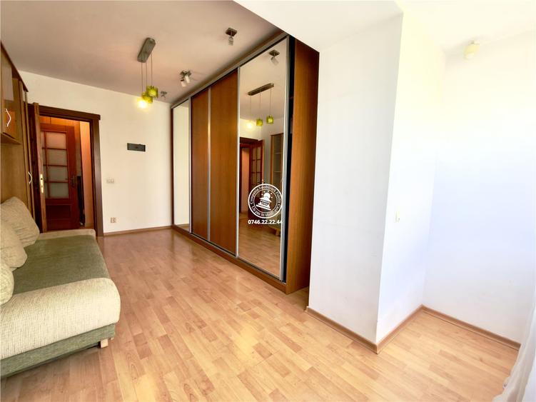 Apartament 3 camere Pacuarari 86mp intermediar