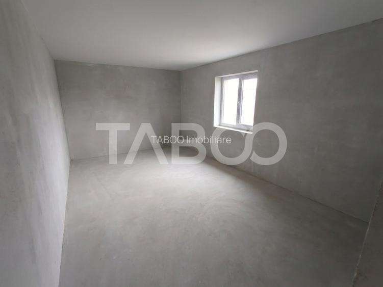 Casa spatioasa - aer curat si priveliste spre munti - teren 1203 mp - 24