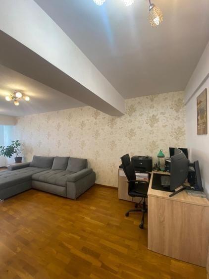 Vanzare apartament luminos, parcare inclusă, complex privat 2020