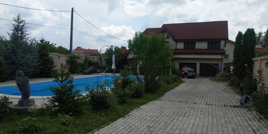 Vila lac Buftea, piscina si teren 1000 mp