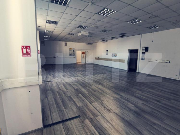 Cladire Comerciala P+2, 1800 mp si 3013 mp teren, stradala, zona Banie!