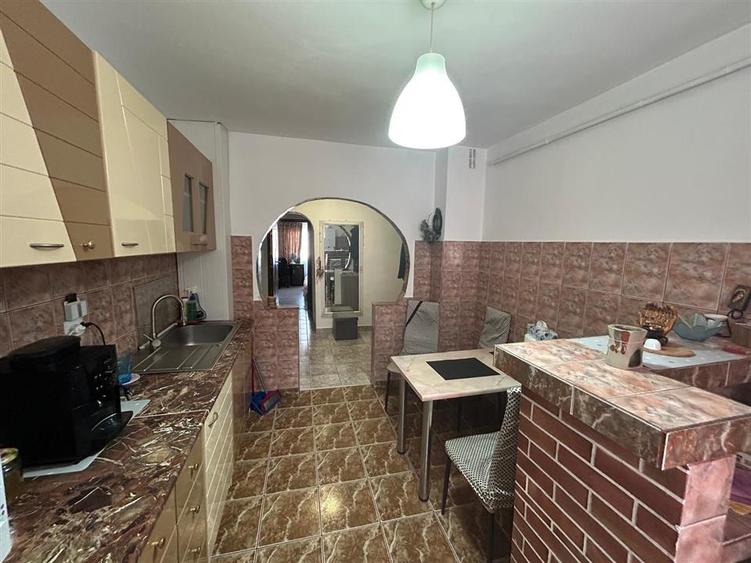 Apartament cu 3 camere, de vanzare, zona Brailei, Kauffland