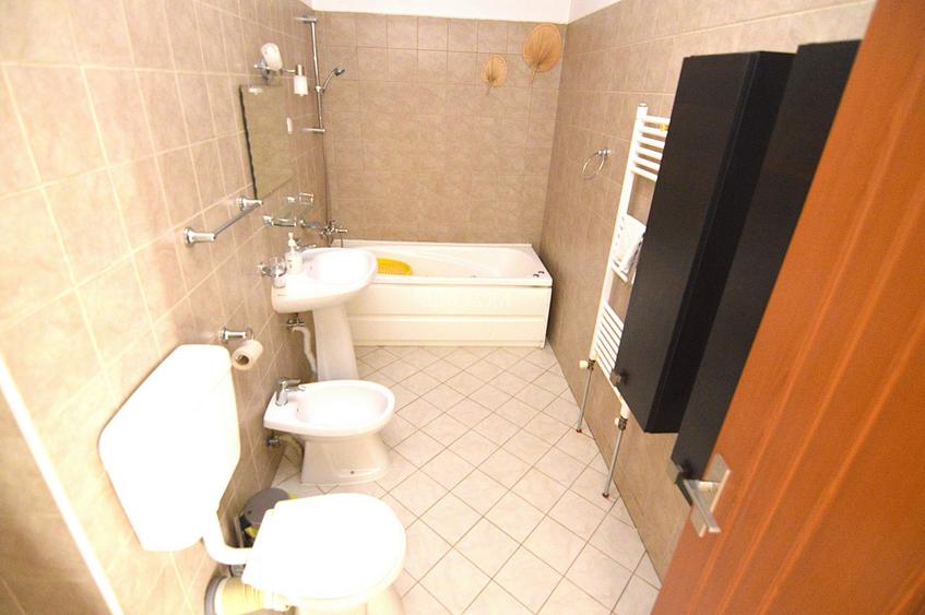 VANZARE APARTAMENT 2 CAMERE DECEBAL – STR. INVINGATORILOR - 22