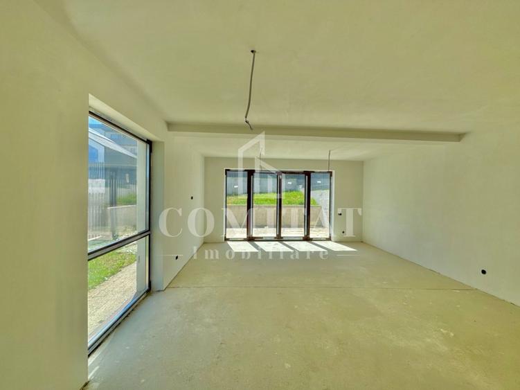 Casa tip duplex în Baciu