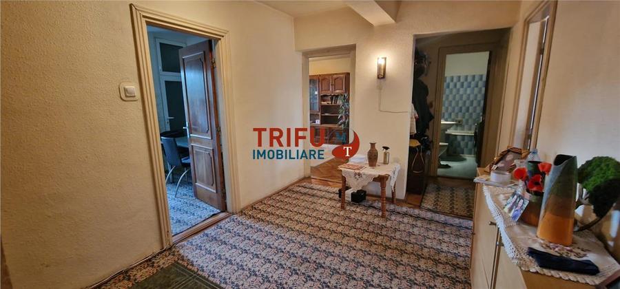 Apartament 4 camere de vanzare zona Centru