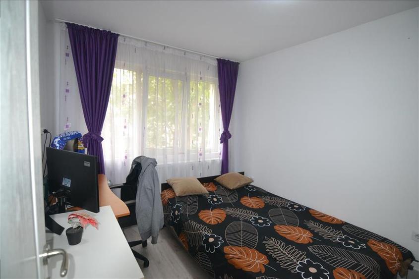 Exclusiv ! Apartament 2 camere Tractorul etajul 1