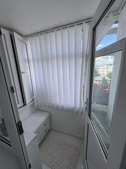 Apartament cu 2 camere decomandat – Mobilat și utilat complet