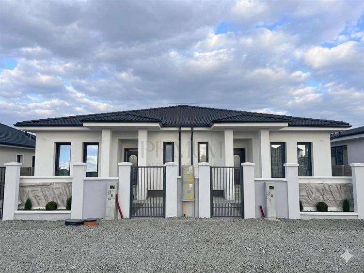 Duplex pe plan - finisaje la cerere- toate utilitatile