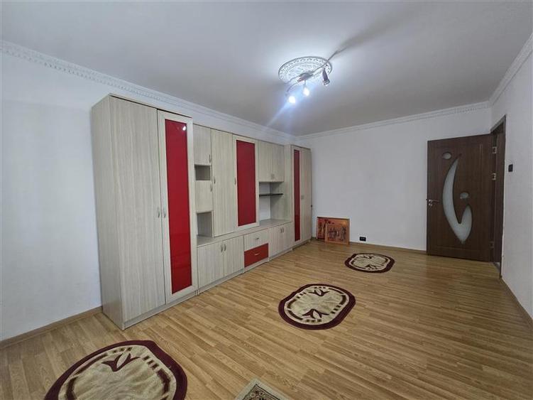 Apartament 2 camere de inchiriat zona Nord Bacau