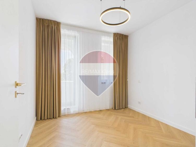 Vila luminoasa cu 5 camere in ansamblu circuit inchis, lipita de parc - 21