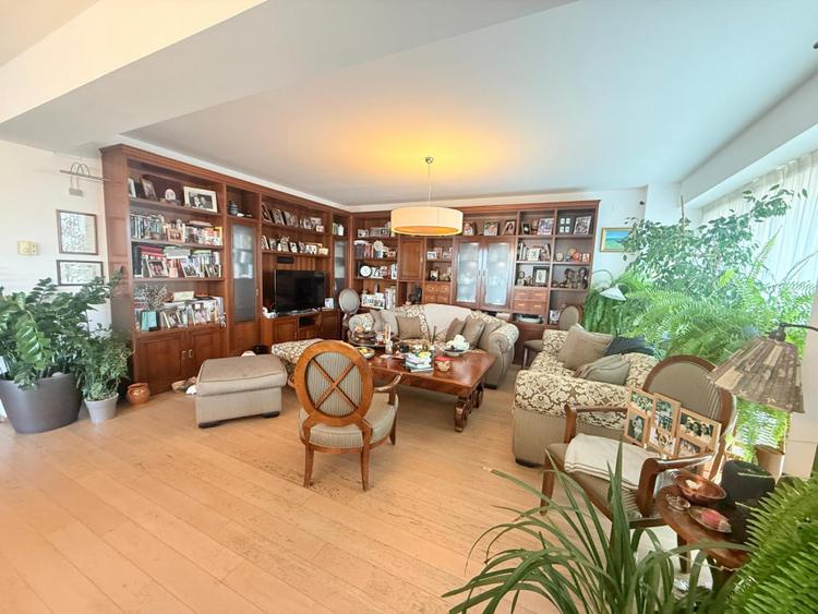 Apartament exclusivist cu 4 camere, vedere panoramică, Central Park