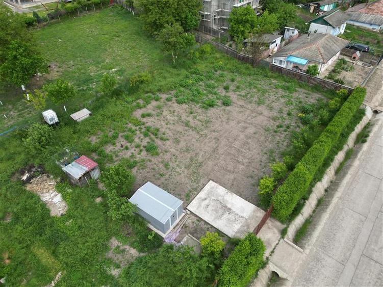 Teren intravilan 800 mp ,asfalt,toate utilitatile - Rediu , Iasi