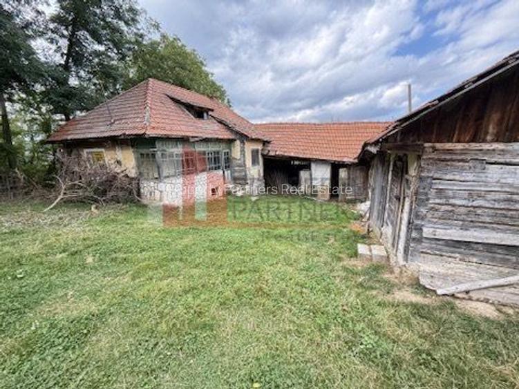 Teren intravilan 3.000 mp cu casă tradițională – Bran, sat Poarta - 4