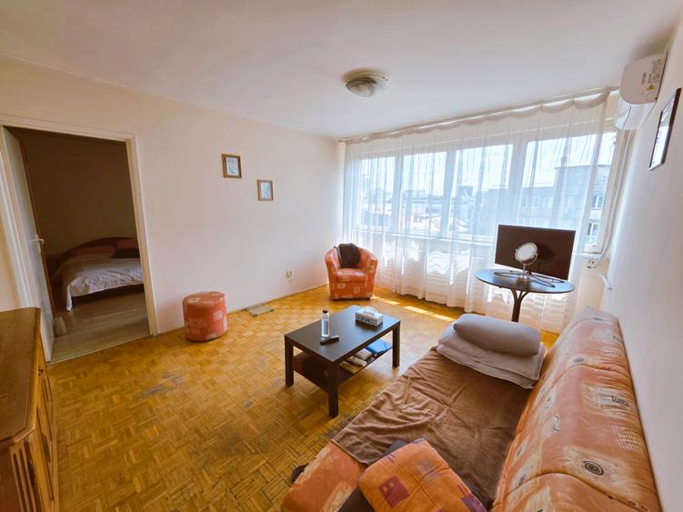 2 camere Sala Palatului Cismigiu etajul 8/8  bloc 1960  55 mp