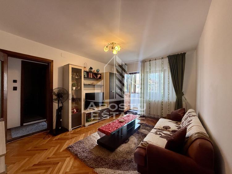 Apartament 2 camere de vanzare, centrala proprie, zona Girocului