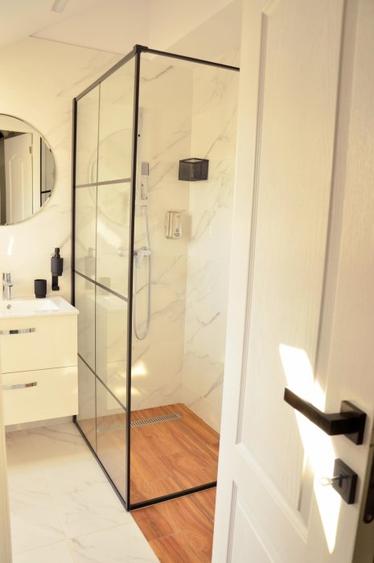 Apartament 3 camere, | Menaj inclus | Langa Padure | Parcare | Mobilat complet