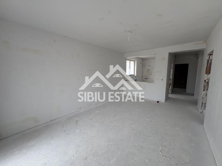 Apartament 2 camere, 54 mp + balcon 6 mp,la 10 min de centrul Sibiului