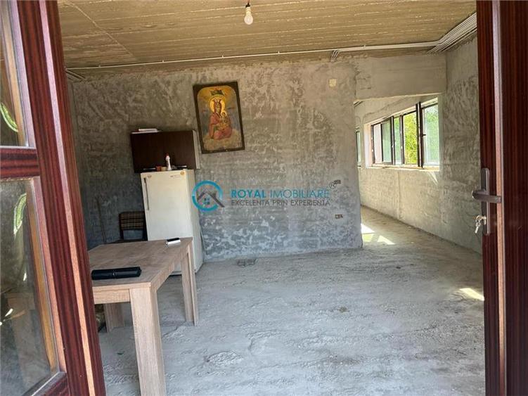 Royal Imobiliare - Vanzare Casa zona Barcanesti