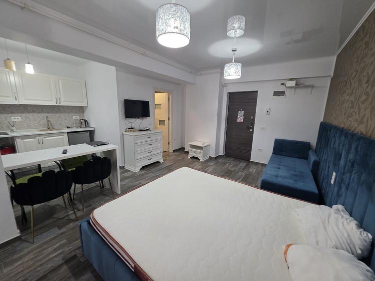 Studio prima linie la mare, zona club Azimuth 85000 euro