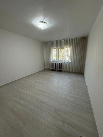 Apartament 2 camere, decomandat, 49 mp, zona Sărari